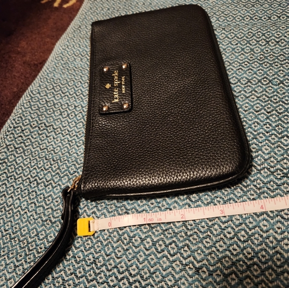 Kate Spade Wristlet - Picture 2 of 4